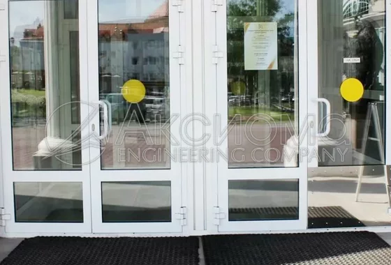 Круги на стеклянные двери информационные, для инвалидов.