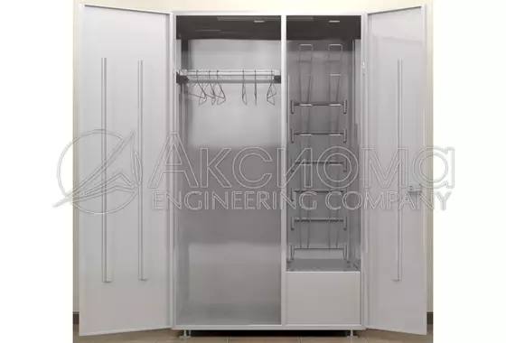 Сушильный шкаф для спецодежды СКС-4 – вид изнутри с вешалками и штангой для одежды.